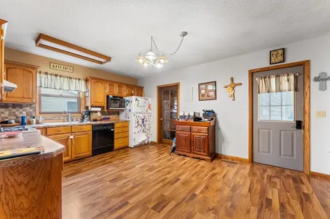 727 Isett Avenue Wapello IA 52653