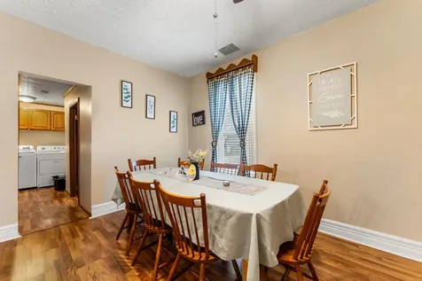 727 Isett Avenue Wapello IA 52653