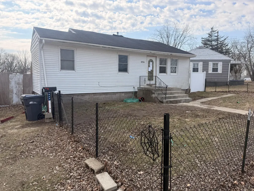 2709 Flint Hills Drive Burlington IA 52601