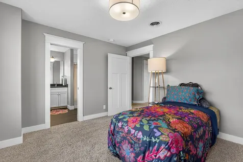 3120 Clermont Drive Muscatine IA 52761