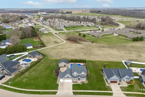 3120 Clermont Drive Muscatine IA 52761
