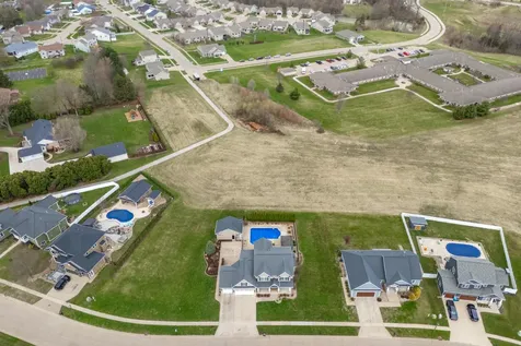 3120 Clermont Drive Muscatine IA 52761