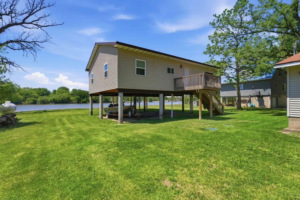 1459 Cedarview Muscatine IA 52761