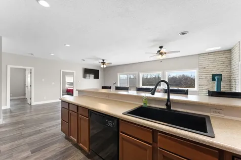 1459 Cedarview Muscatine IA 52761