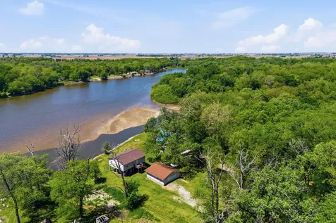 1459 Cedarview Muscatine IA 52761