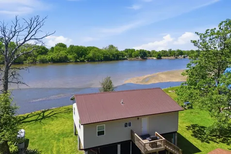 1459 Cedarview Muscatine IA 52761