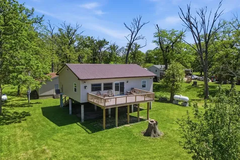 1459 Cedarview Muscatine IA 52761