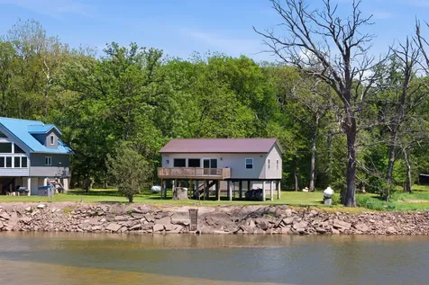1459 Cedarview Muscatine IA 52761
