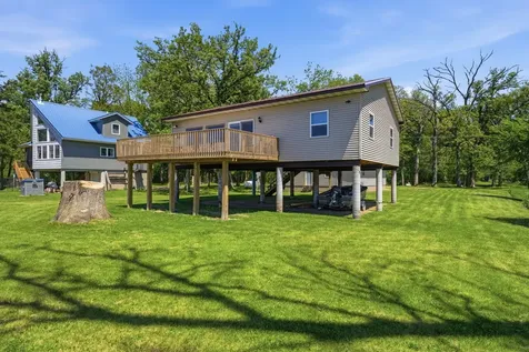 1459 Cedarview Muscatine IA 52761