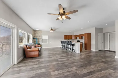 1459 Cedarview Muscatine IA 52761