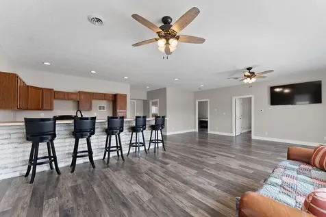 1459 Cedarview Muscatine IA 52761