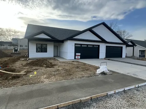 2100 Clarabeck Lane Muscatine IA 52761