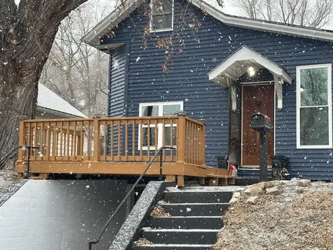 1811 New Hampshire Street Muscatine IA 52761