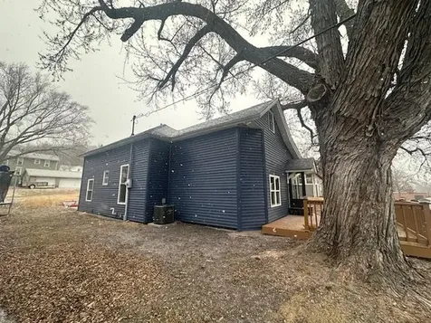 1811 New Hampshire Street Muscatine IA 52761