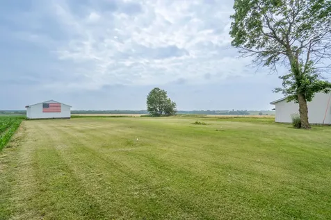 9996 W Avenue Columbus Junction IA 52738