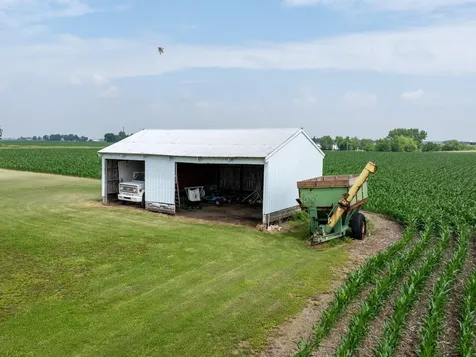 9996 W Avenue Columbus Junction IA 52738