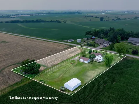 9996 W Avenue Columbus Junction IA 52738