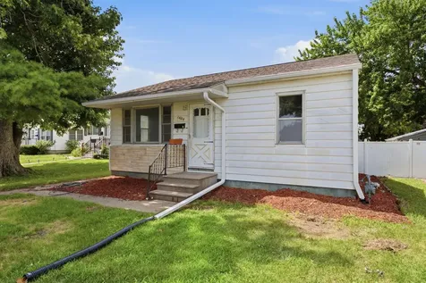 1404 Grand Muscatine IA 52761