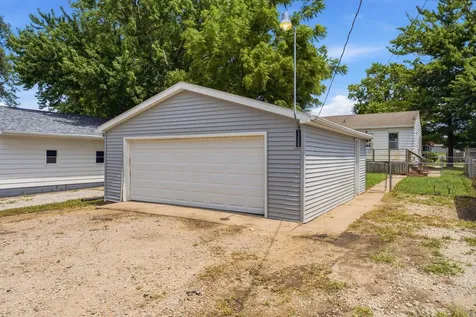 1404 Grand Muscatine IA 52761
