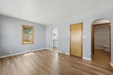 1404 Grand Muscatine IA 52761