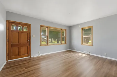 1404 Grand Muscatine IA 52761