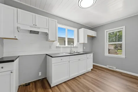 1404 Grand Muscatine IA 52761