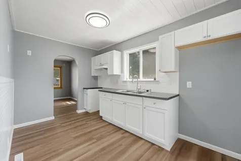 1404 Grand Muscatine IA 52761