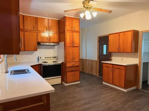 1021 Iowa Avenue Muscatine IA 52761