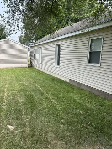 2114 Grand Muscatine IA 52761