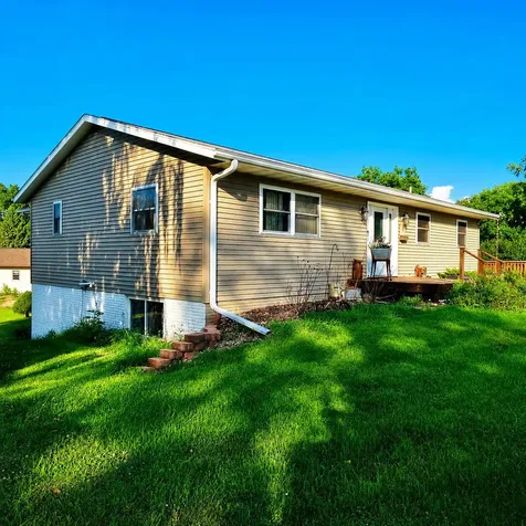 2808 Chestnut Columbus City IA 52737