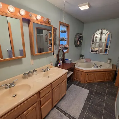 2808 Chestnut Columbus City IA 52737