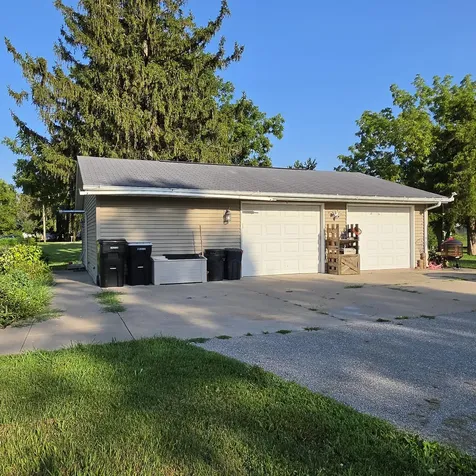 2808 Chestnut Columbus City IA 52737