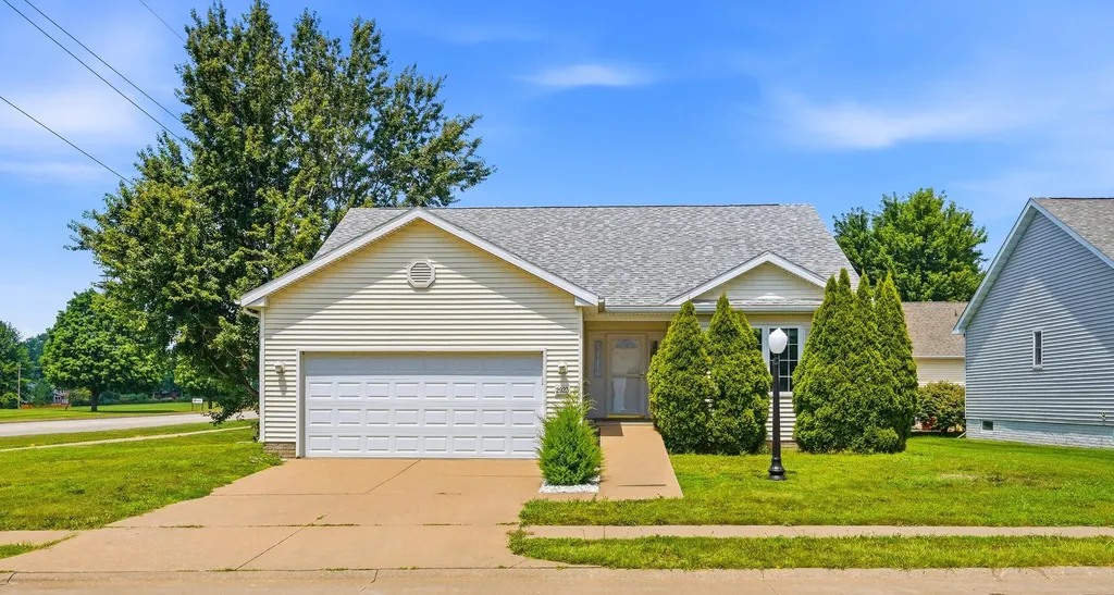 2923 Patrick Lane Muscatine IA 52761