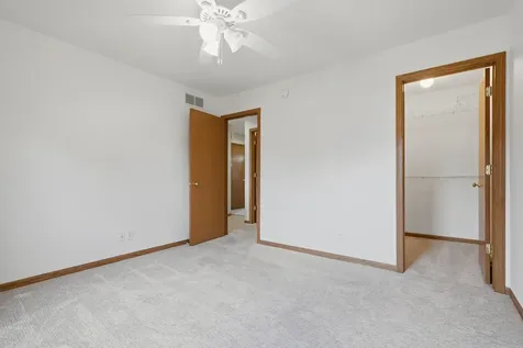 2923 Patrick Lane Muscatine IA 52761