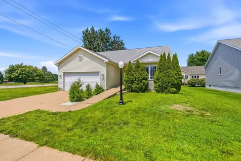 2923 Patrick Lane Muscatine IA 52761