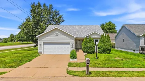 2923 Patrick Lane Muscatine IA 52761