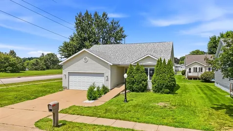 2923 Patrick Lane Muscatine IA 52761