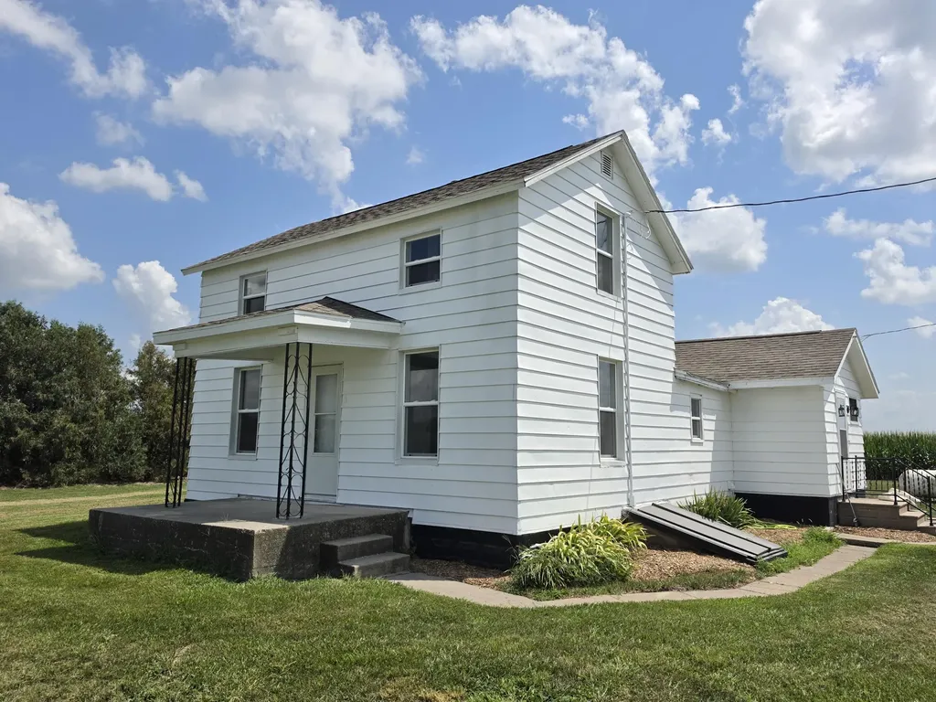 1533 Elder West Liberty IA 52776
