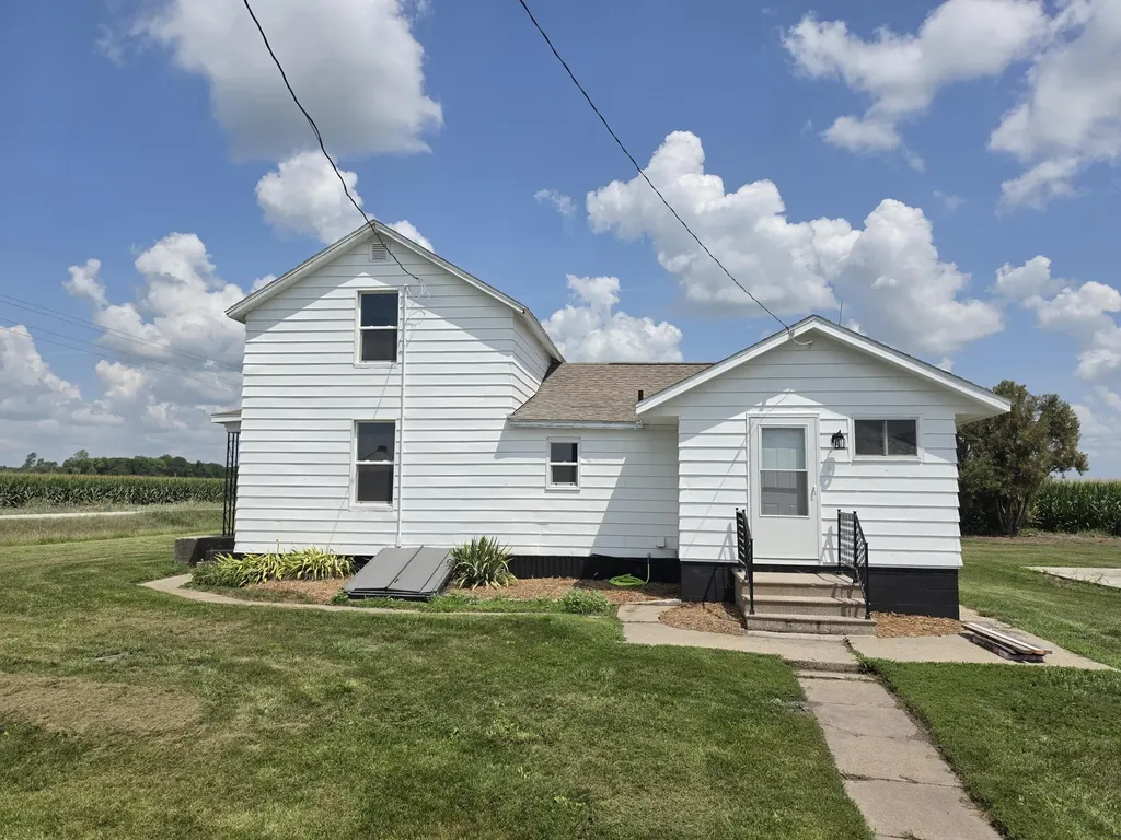 1533 Elder West Liberty IA 52776