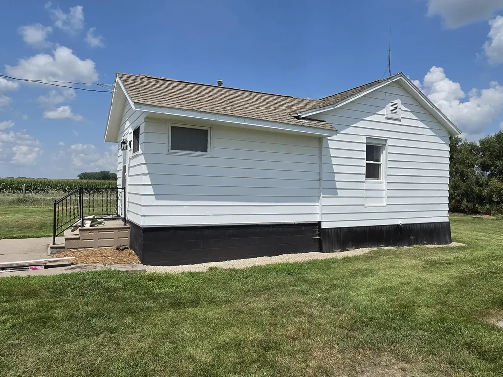 1533 Elder West Liberty IA 52776