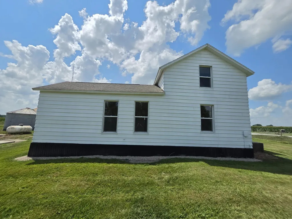 1533 Elder West Liberty IA 52776