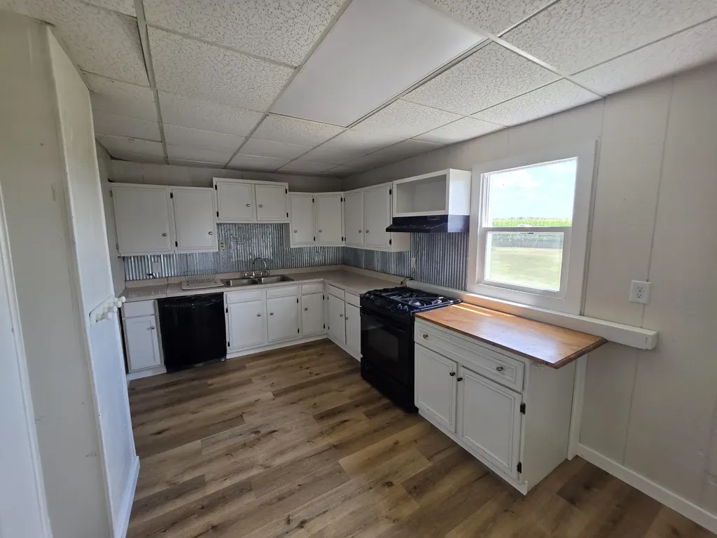1533 Elder West Liberty IA 52776