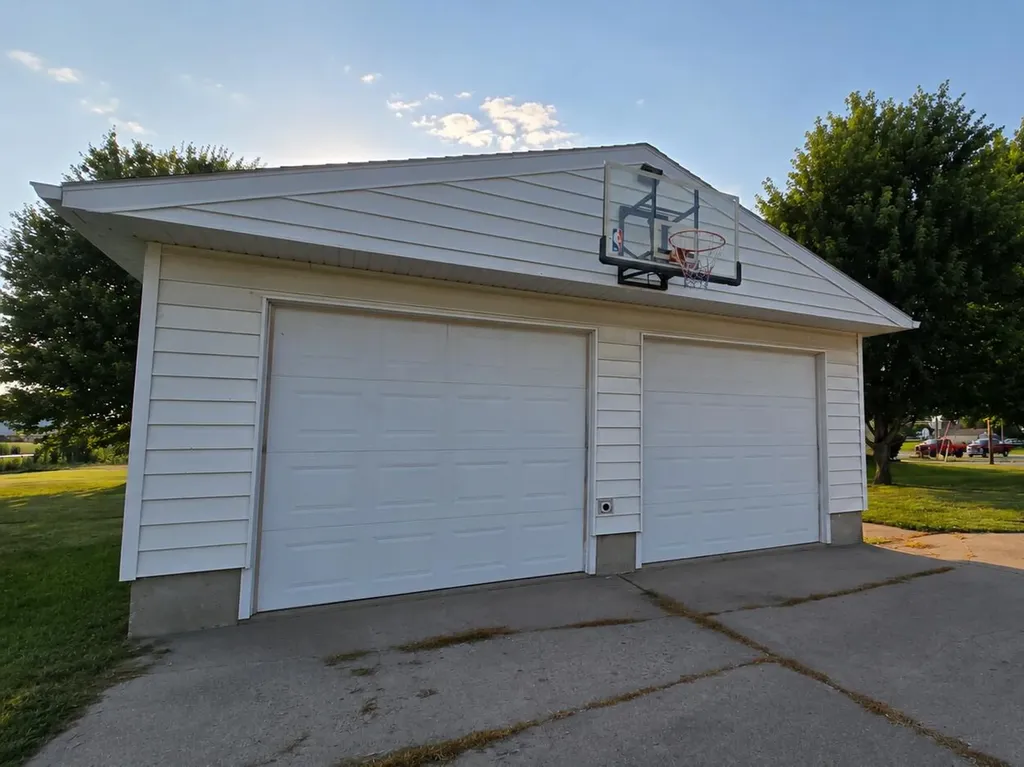 401 5th Durant IA 52747