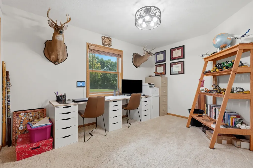 2237 Hickory Hills Road Muscatine IA 52761