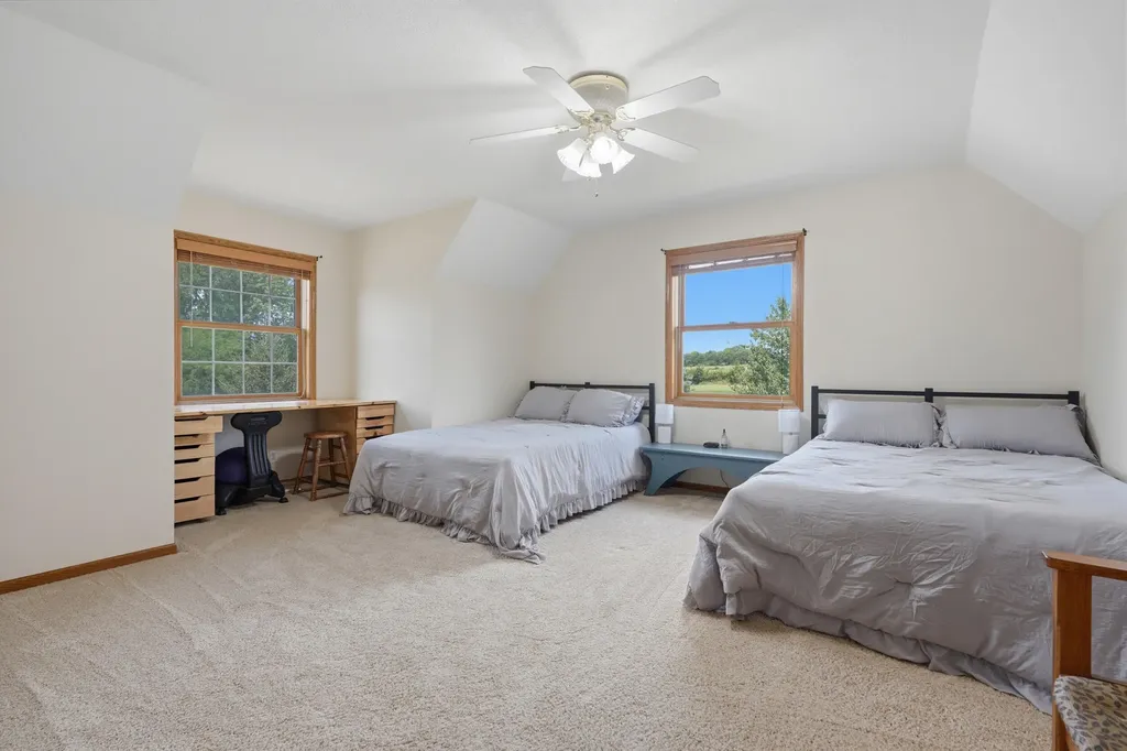 2237 Hickory Hills Road Muscatine IA 52761