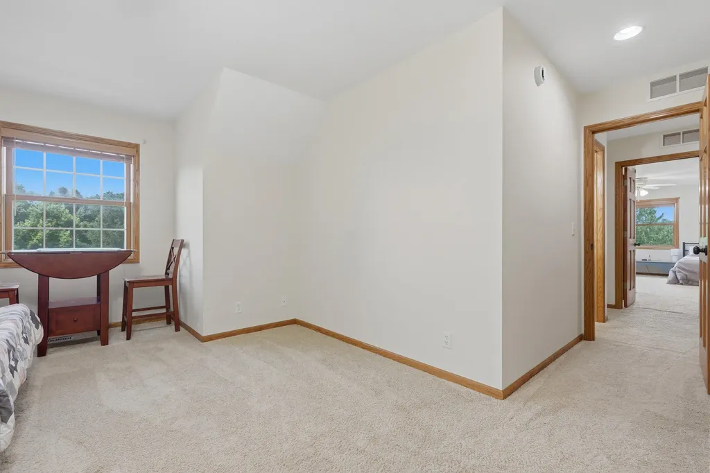 2237 Hickory Hills Road Muscatine IA 52761