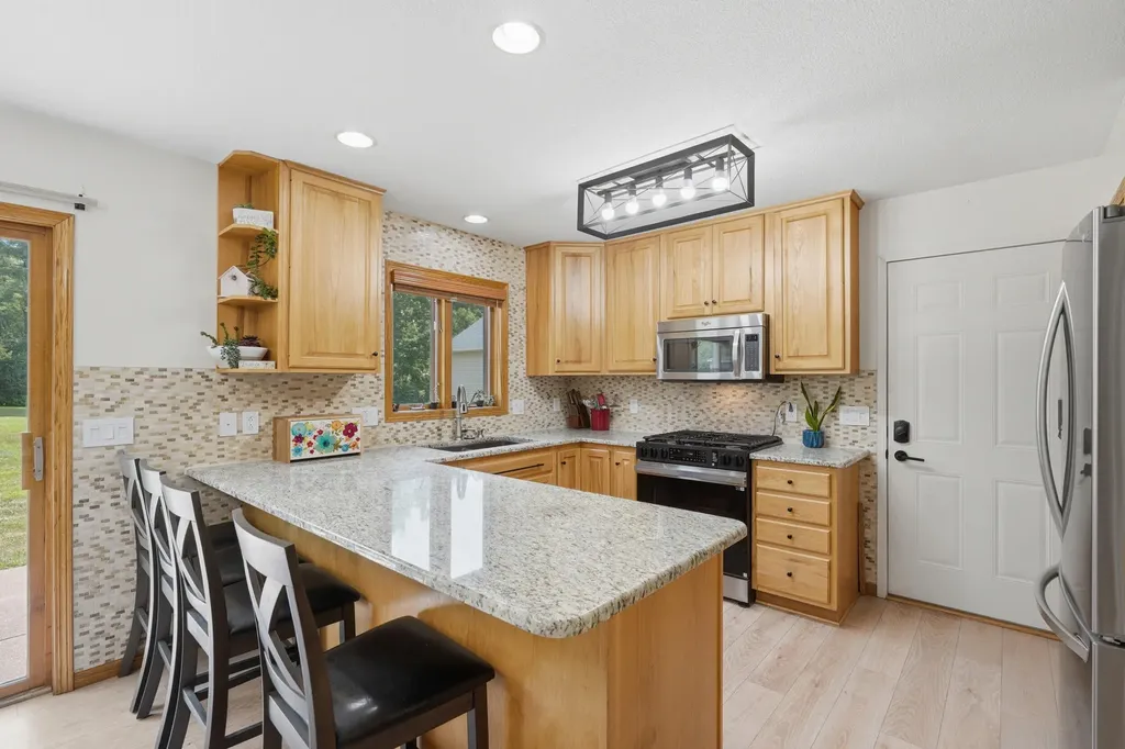 2237 Hickory Hills Road Muscatine IA 52761