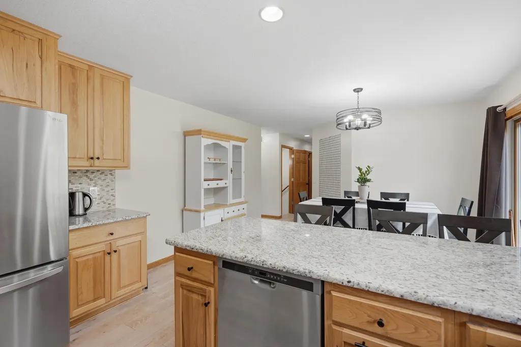 2237 Hickory Hills Road Muscatine IA 52761