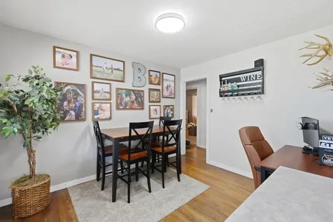 121 Nyenhuis Street Muscatine IA 52761