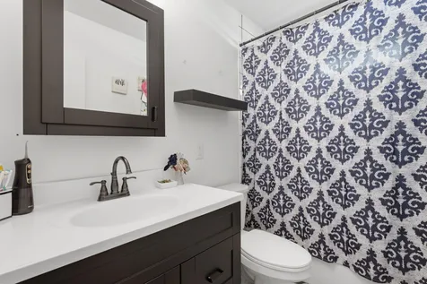 121 Nyenhuis Street Muscatine IA 52761